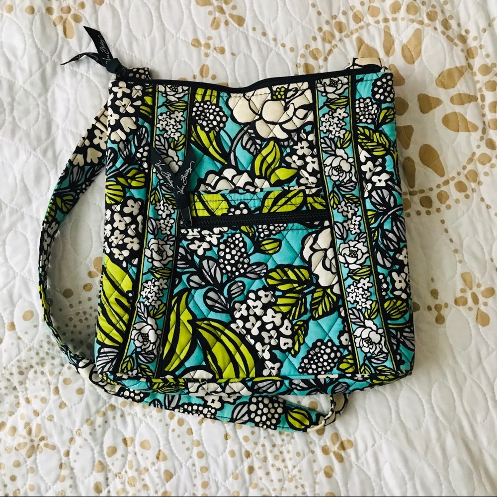 VERA BRADLEY CROSSBODY !!!!